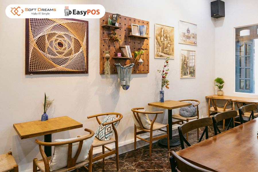 Sắp xếp bàn ghế đơn giản, gọn gàng để tối ưu không gian quán nhỏ